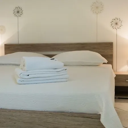 Cozy Josipa Apartment